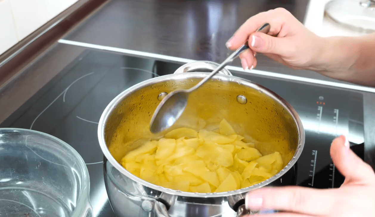 Рецепт знаменитого баварського пирога з яблуками