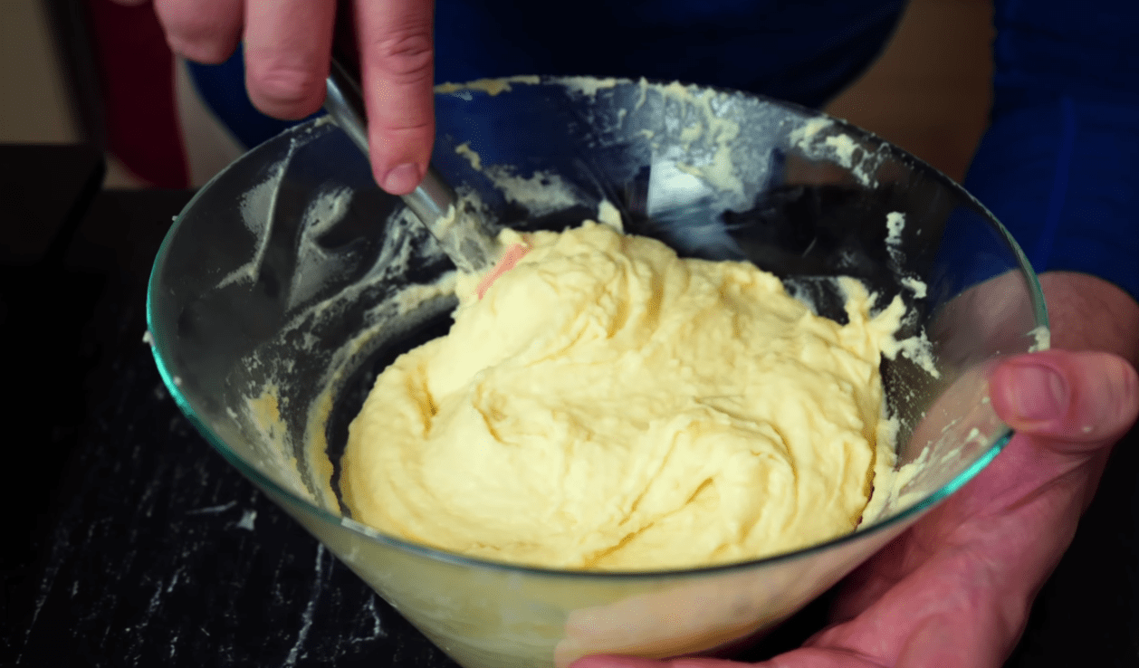 Господині розповіли, як можна цікаво подати на стіл картоплю пюре