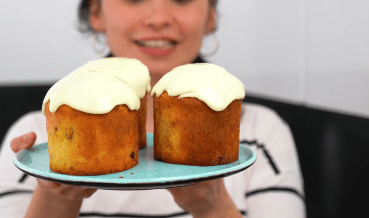 Рецепт шикарної сирної паски без дріжджів за 1 годину разом з випічкою Фото: YouTube Alina FooDee