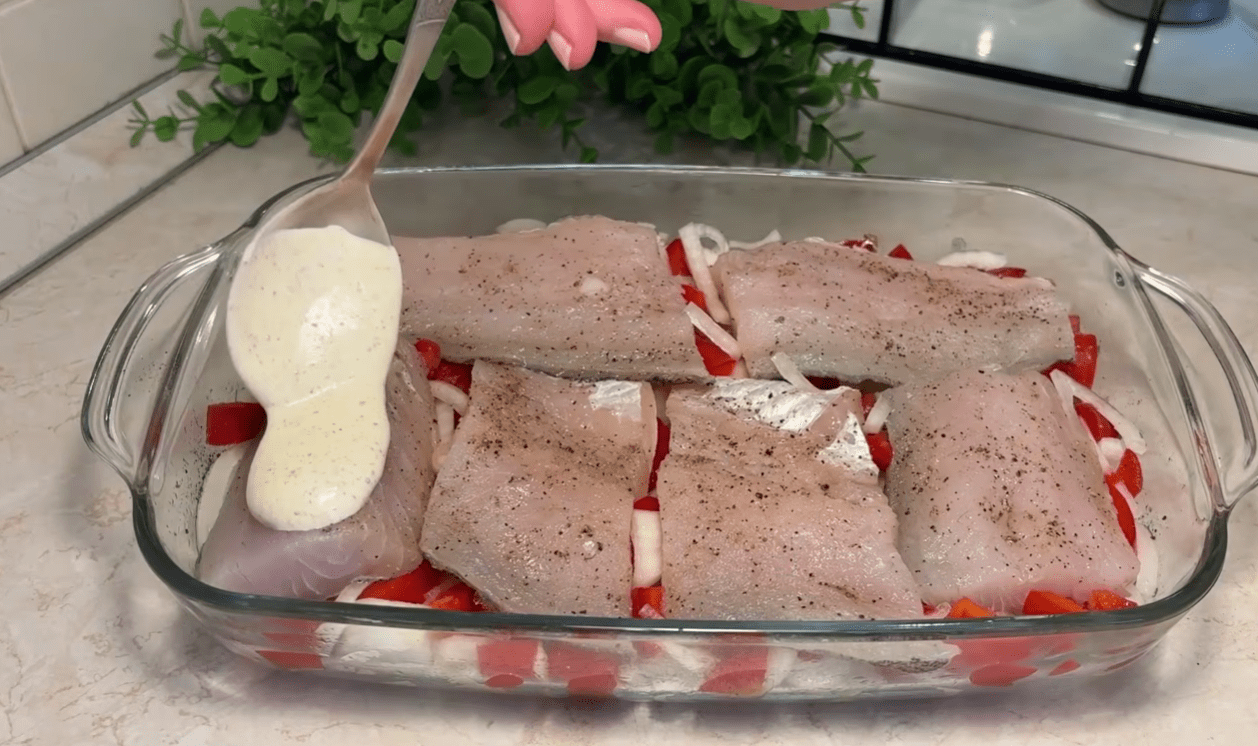 Як приготувати річкову та морську рибу без смаження та сковороди Фото: YouTube Готую, їм, живу!