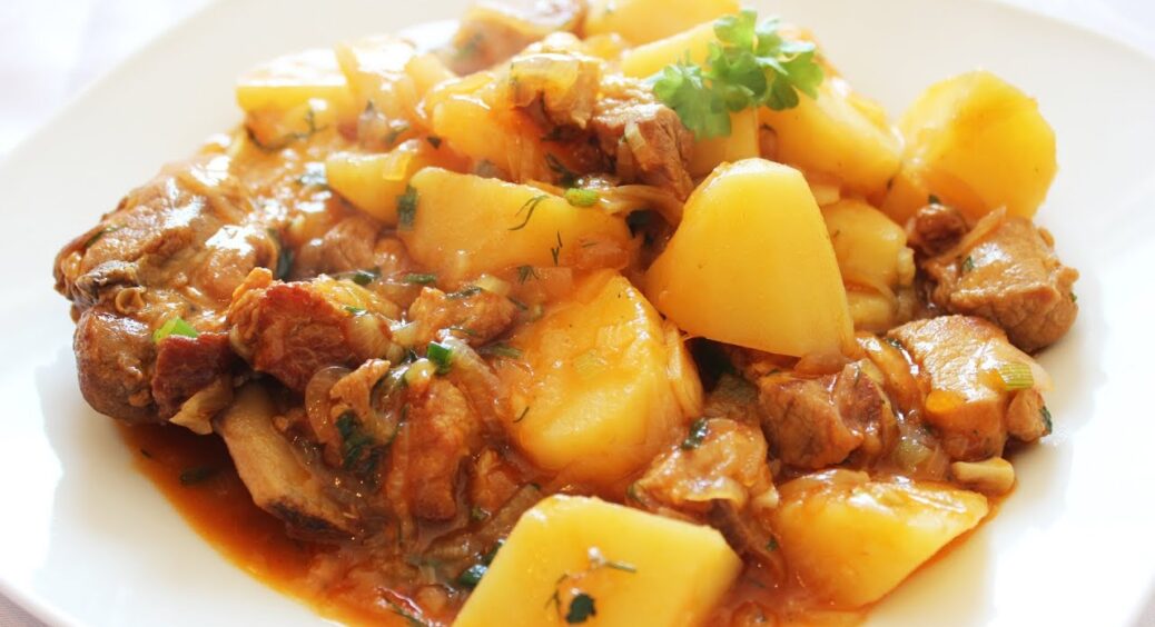 Готую “жаркоє” за стародавнім рецептом бабусі по-домашньому: смак особливий – з дитинства 