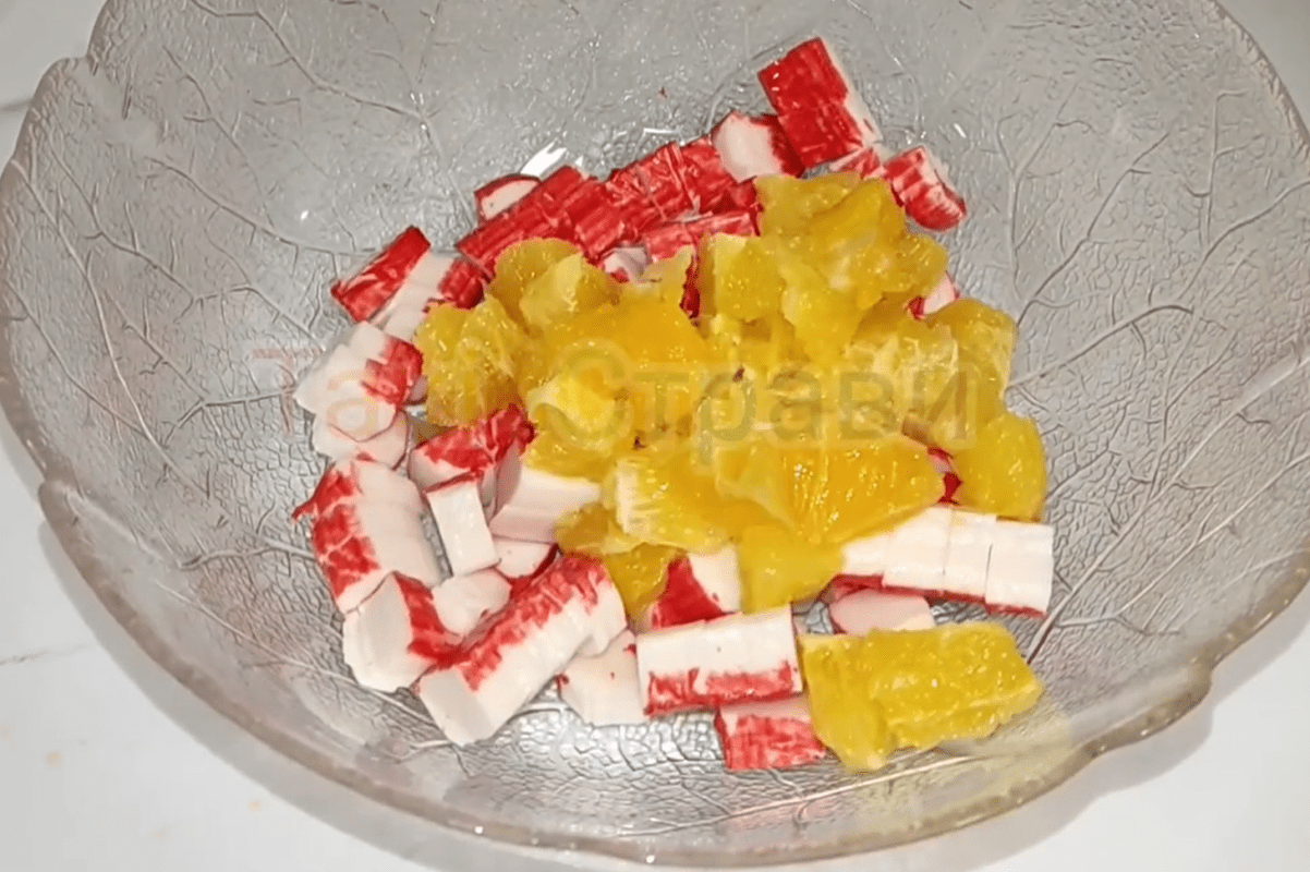 Кулінари поділились оновленим рецептом Крабового салату