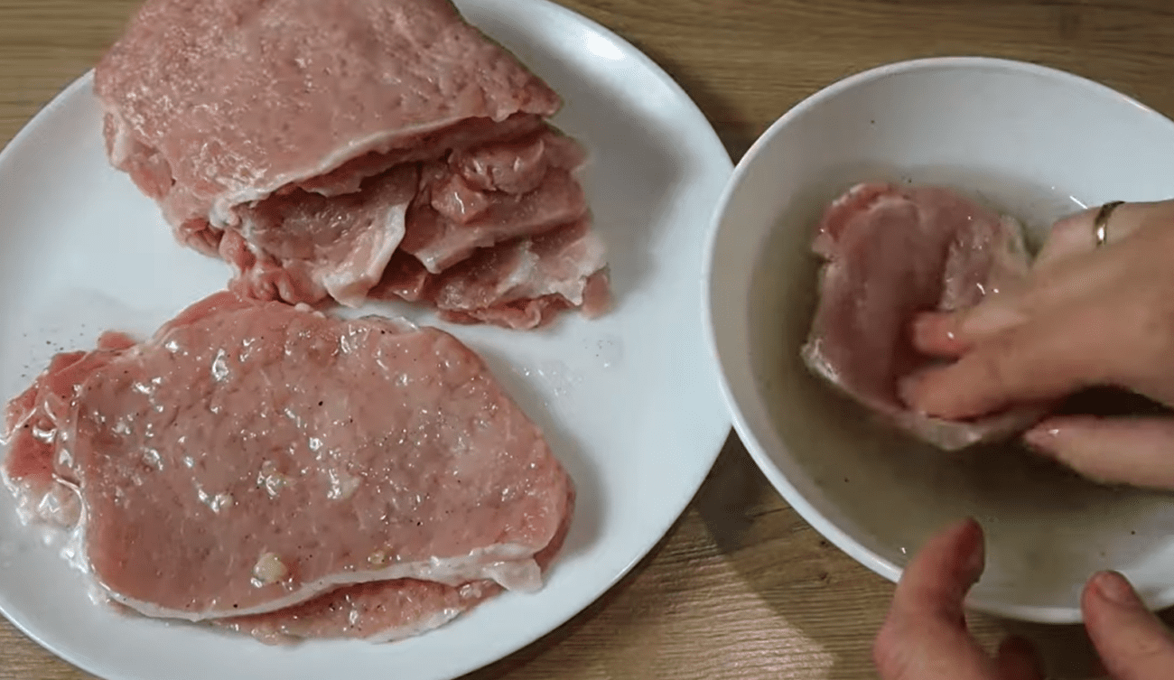 Кулінари розповіли, як приготувати найніжніші відбивні зі свинини