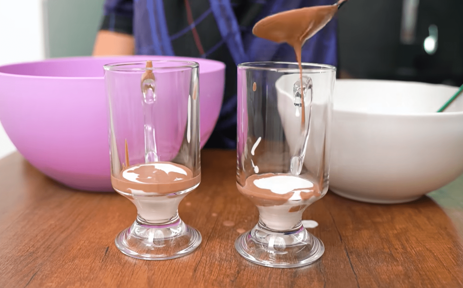 Рецепт смачного і легоко десерту. Фото YouTube Alina FooDee