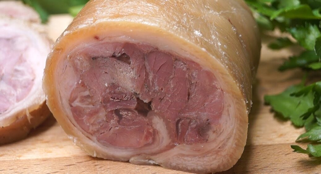 Варити і смажити не треба: готую дешеву рульку так, що виходить смачніше ковбаси — рецепт 