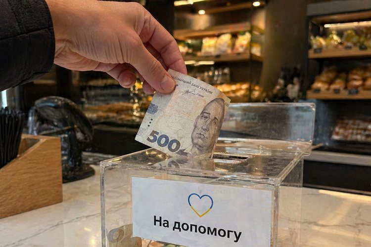 Чи можна підіймати знайдені на вулиці гроші та що з ними робити