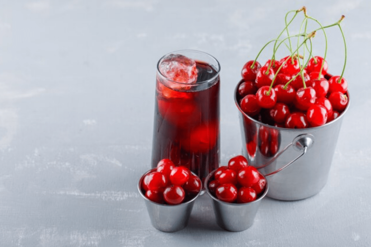 Нутриціологи розповіли, який напій приготувати, щоб покращити сон. Фото: Freepik