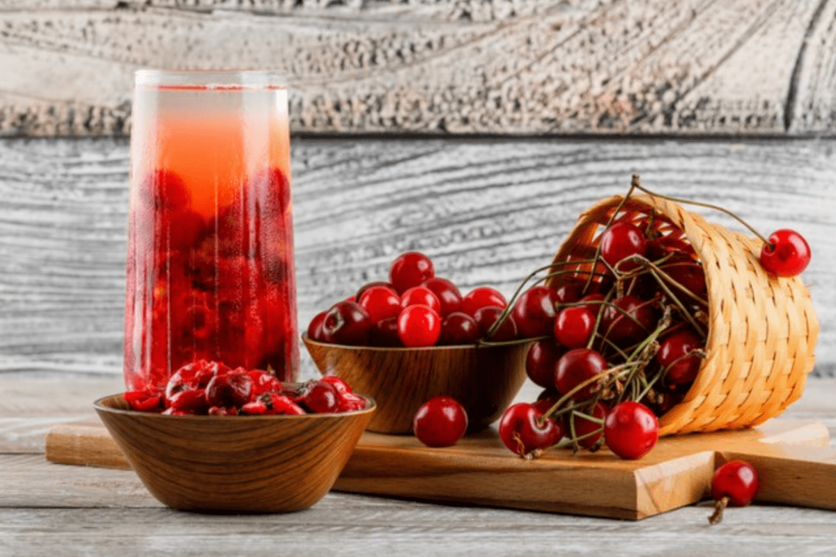 Нутриціологи розповіли, який напій приготувати, щоб покращити сон. Фото: Freepik