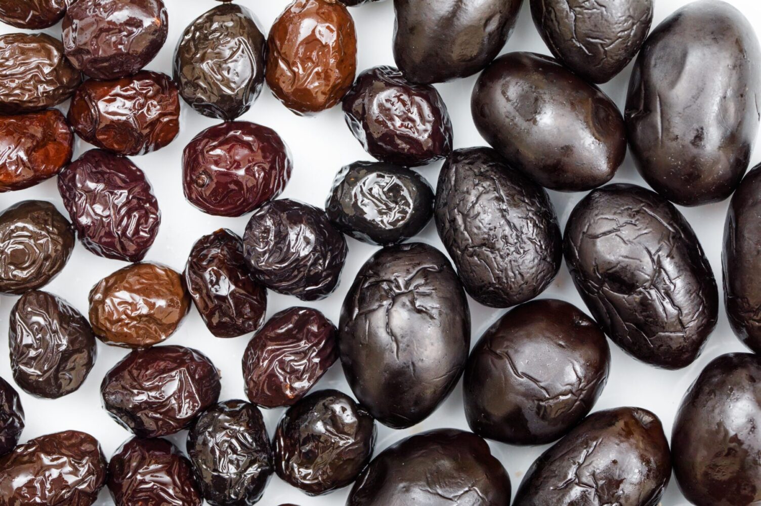 Експерти розповіли, чи дійсно фініки є корисними для щоденного споживання. Фото: Freepik 