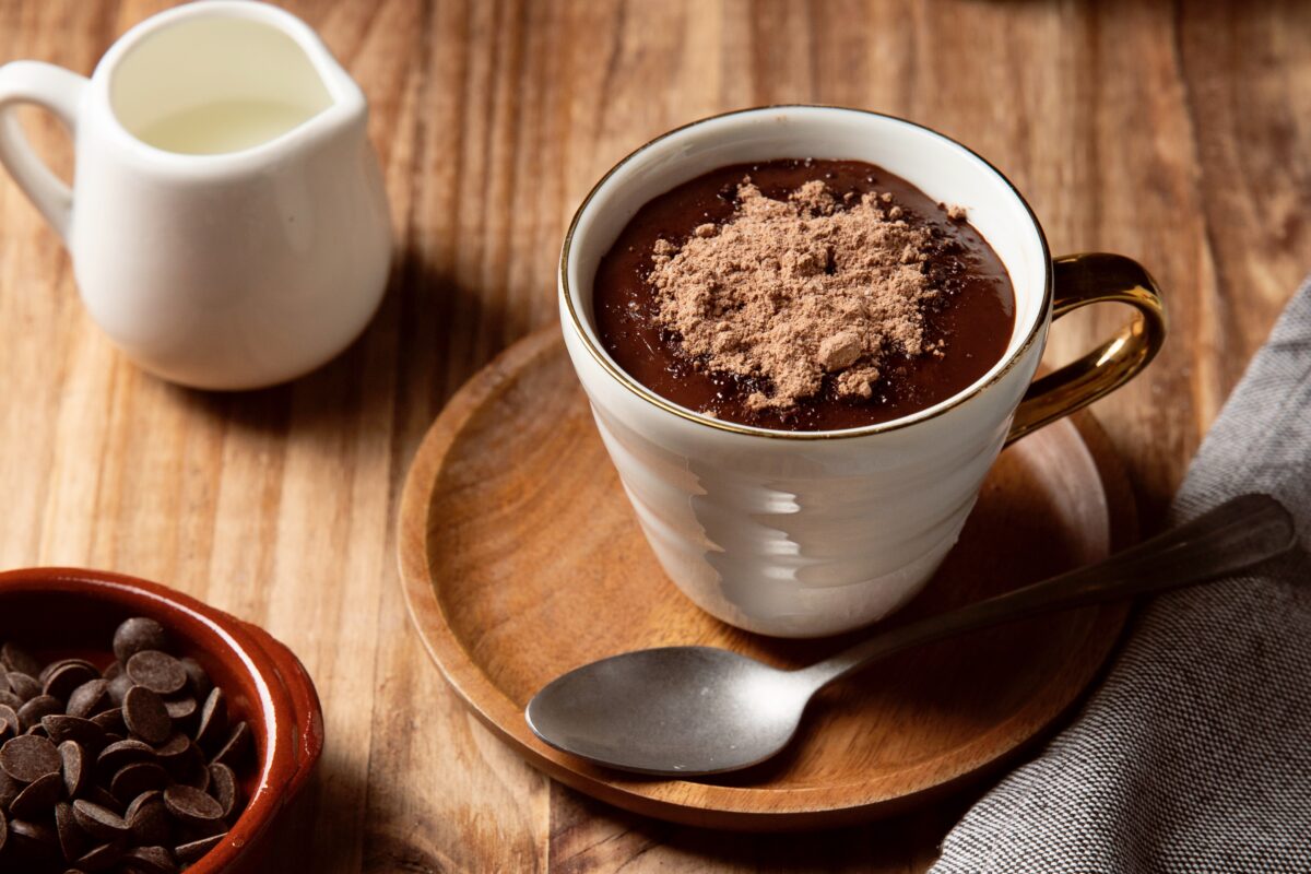 Нутриціологи розсекретили корисний напій, який варто споживати перед сном. Фото: Freepik