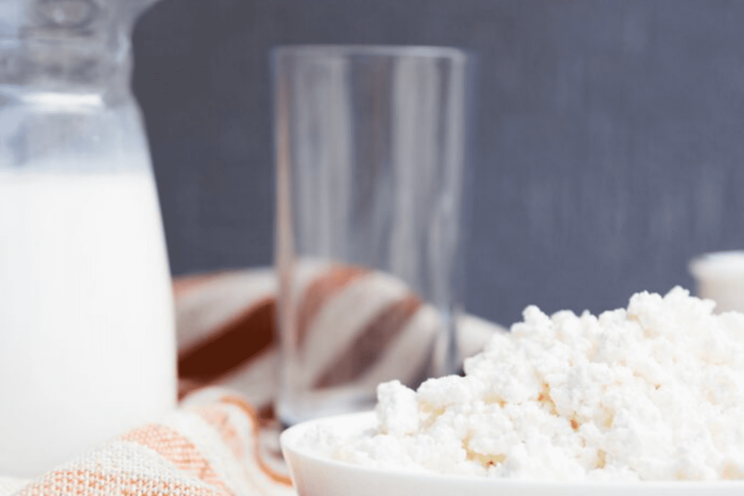 Експерти розповіли, навіщо заморожувати кефір і яка від цього користь. Фото: Freepik