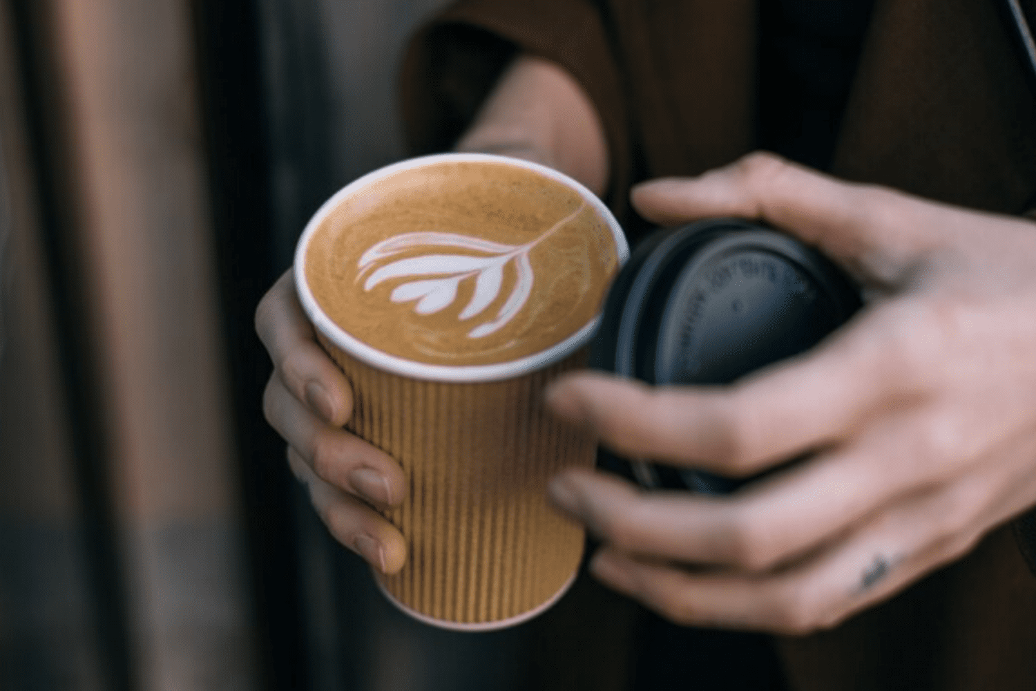 Експерти розповіли, як змінюється стан здоровʼя після відмови від кави. Фото: Freepik