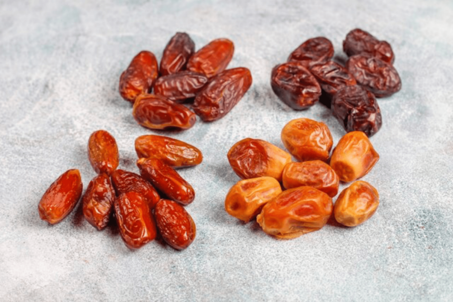 Експерти розповіли, чи дійсно фініки є корисними для щоденного споживання. Фото: Freepik 