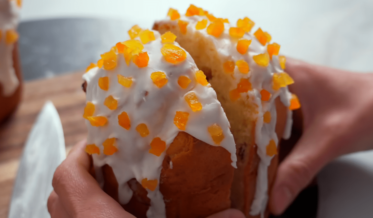 Як зробити глазур для пасок за 1 хвилину без варіння, желатину та сирих білків Фото: YouTube Alina FooDee