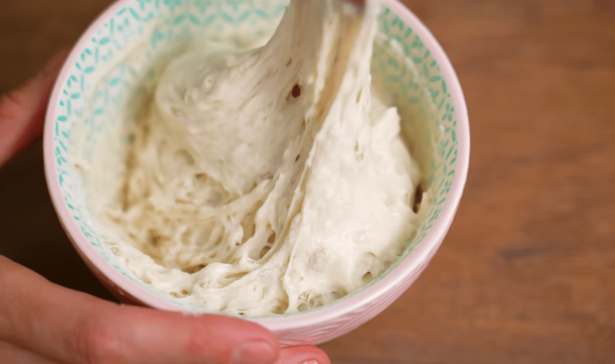 Кухарі дали найкращий рецепт крафіна на Великдень 2026 Фото: YouTube Alina FooDee