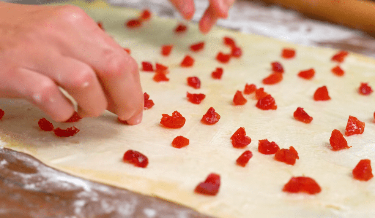 Кухарі дали найкращий рецепт крафіна на Великдень 2026 Фото: YouTube Alina FooDee