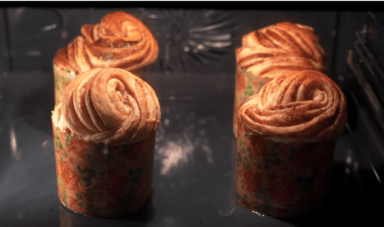 Кулінари розповіли, чому замість пасок вибирають на Великдень крафін