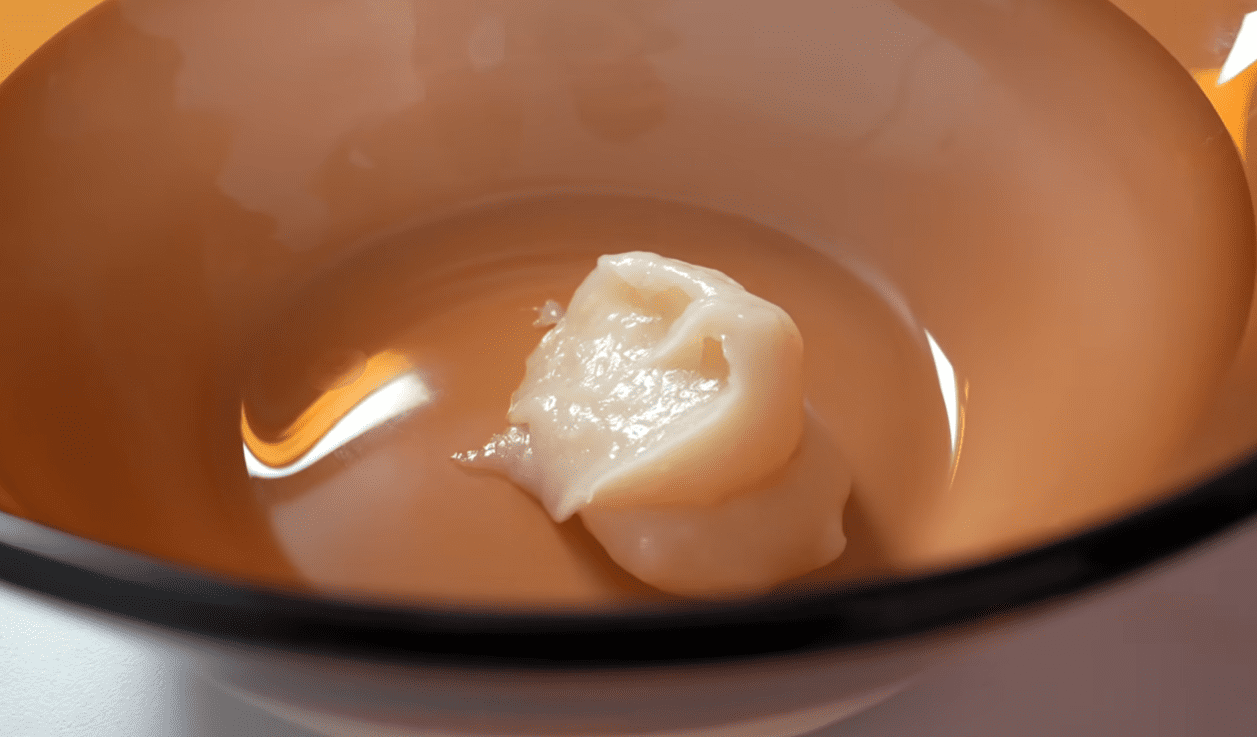 Секрет повітряного тіста для паски в заварюванні борошна - рецепт Фото: YouTube Alina FooDee