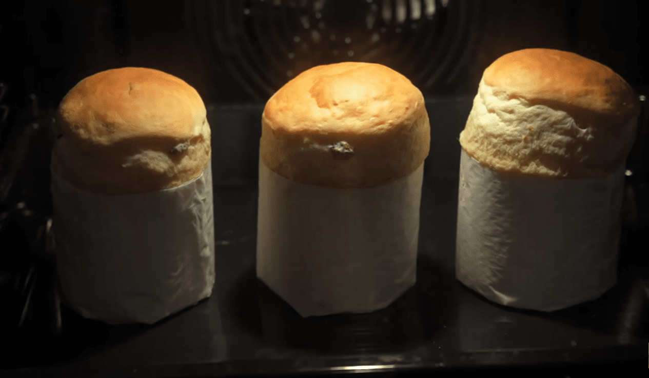 Секрет повітряного тіста для паски в заварюванні борошна - рецепт Фото: YouTube Alina FooDee