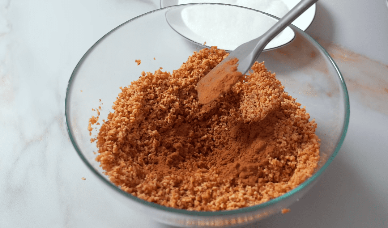 Кулінари дали покращений рецепт крафіна на Великдень з горіховою начинкою Фото: YouTube Alina FooDee