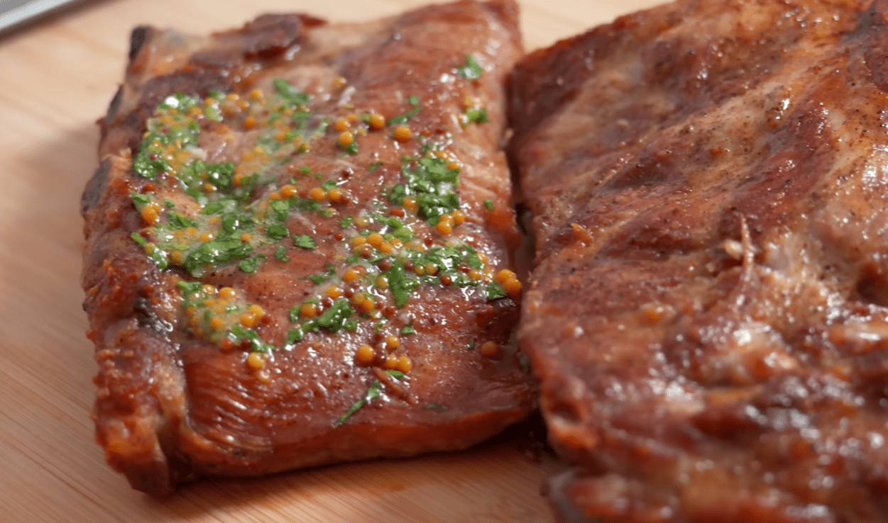 Кулінари дали рецепт ідеальних свинячих реберець у духовці з добрим маринадом Фото: YouTube Alina FooDee