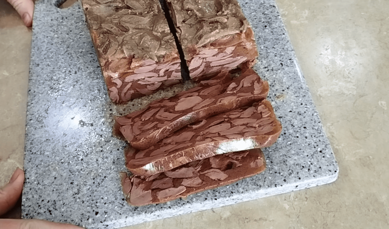 Рецепт смачної та незвичайної закуски з курячих сердець за копійки Фото: Ютуб-канал Sav.Kov.V.O.