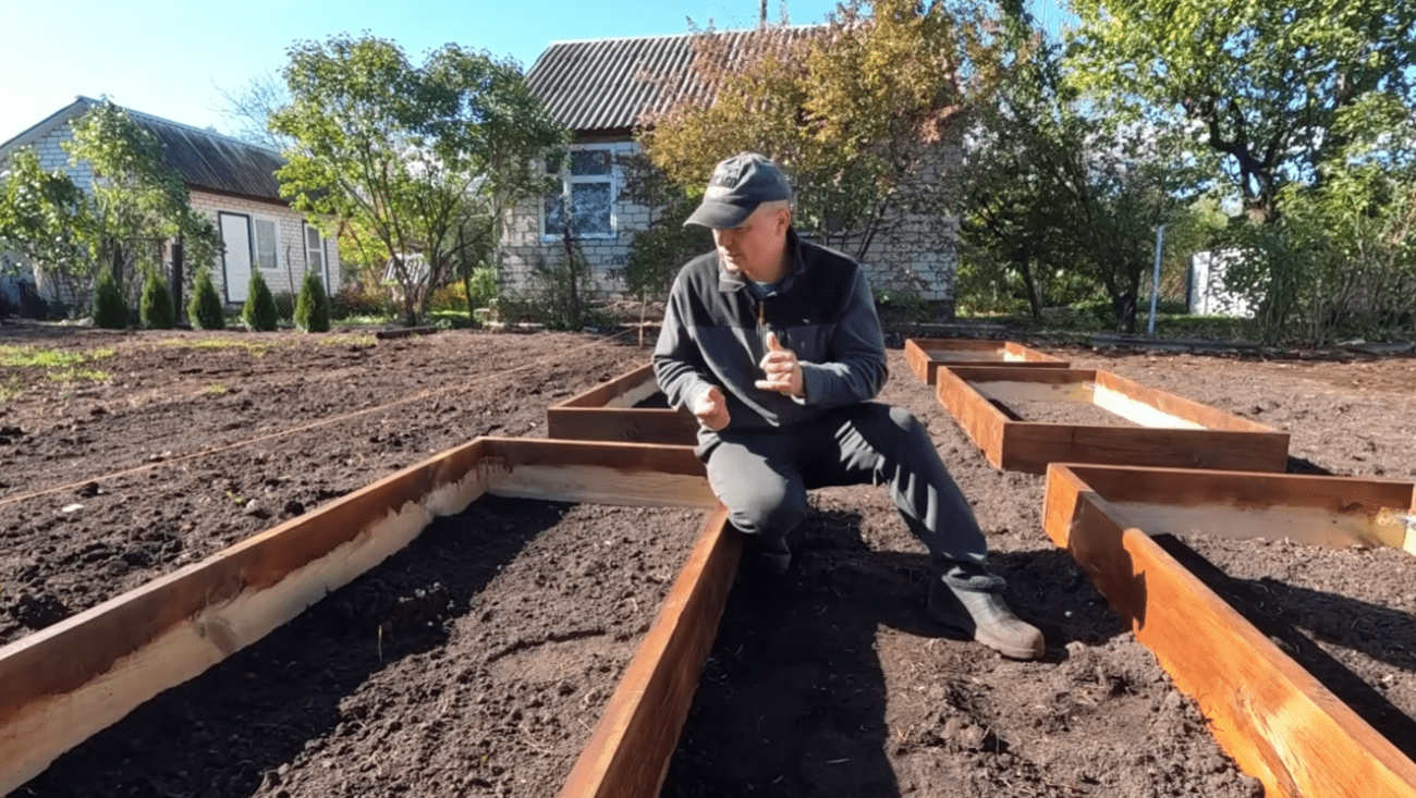 Городник розповів, як правильно зробити високі грядки на дачній ділянці Фото: Ютуб-канал Наша дача!