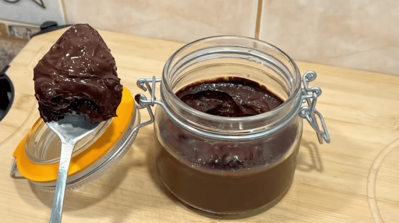 Кулінарка дала рецепт смачної шоколадної пасти без молока та цукру Фото: Ютуб-канал Кухні невмілої господині