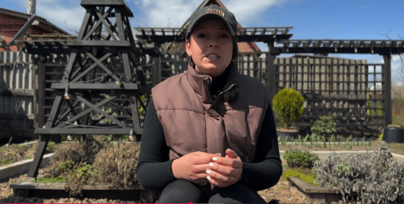 Садівники розповіли всі секрети та нюанси посадки гладіолусів Фото: скриншот Ютуб-канал Корисні Корисності