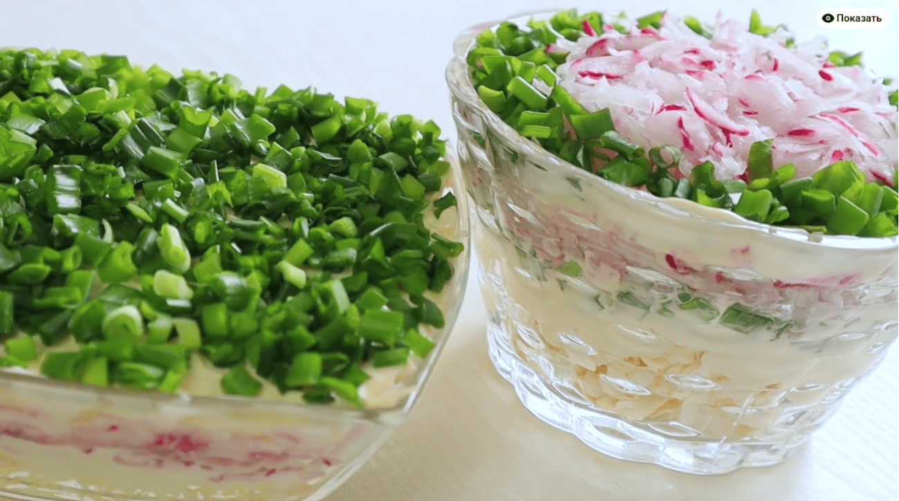 Рецепт салату з молодої редиски по-новому – до всіх травневих шашликів Фото: Ютуб-канал ВІКА - Прості Рецепти