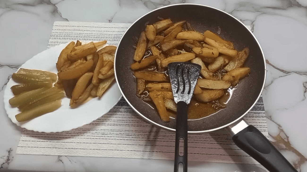 Кухарі розповіли, як приготувати правильну смажену картоплю Фото: Ютуб-канал Сільска господиня