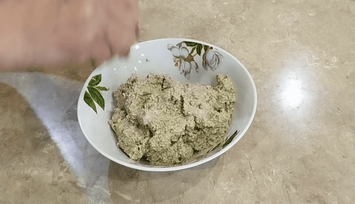 Рецепти соусів для пікніка, які з'їдаються швидше ніж шашлик Фото: Ютуб-канал Sav.Kov.V.O.