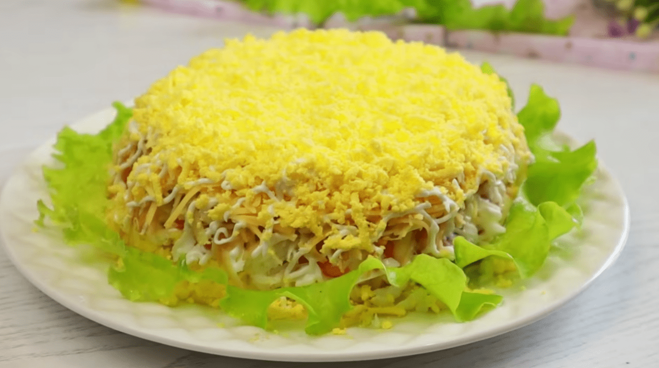 Рецепт нового святкового салату шарами для підняття настрою Фото: Ютуб-канал ВІКА - прості рецепти