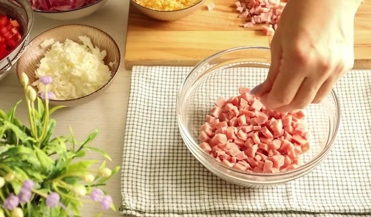Як із простих банальних продуктів приготувати шикарний салат YouTube-канал ВІКА - прості рецепти